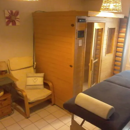 Guest house Les De 3*